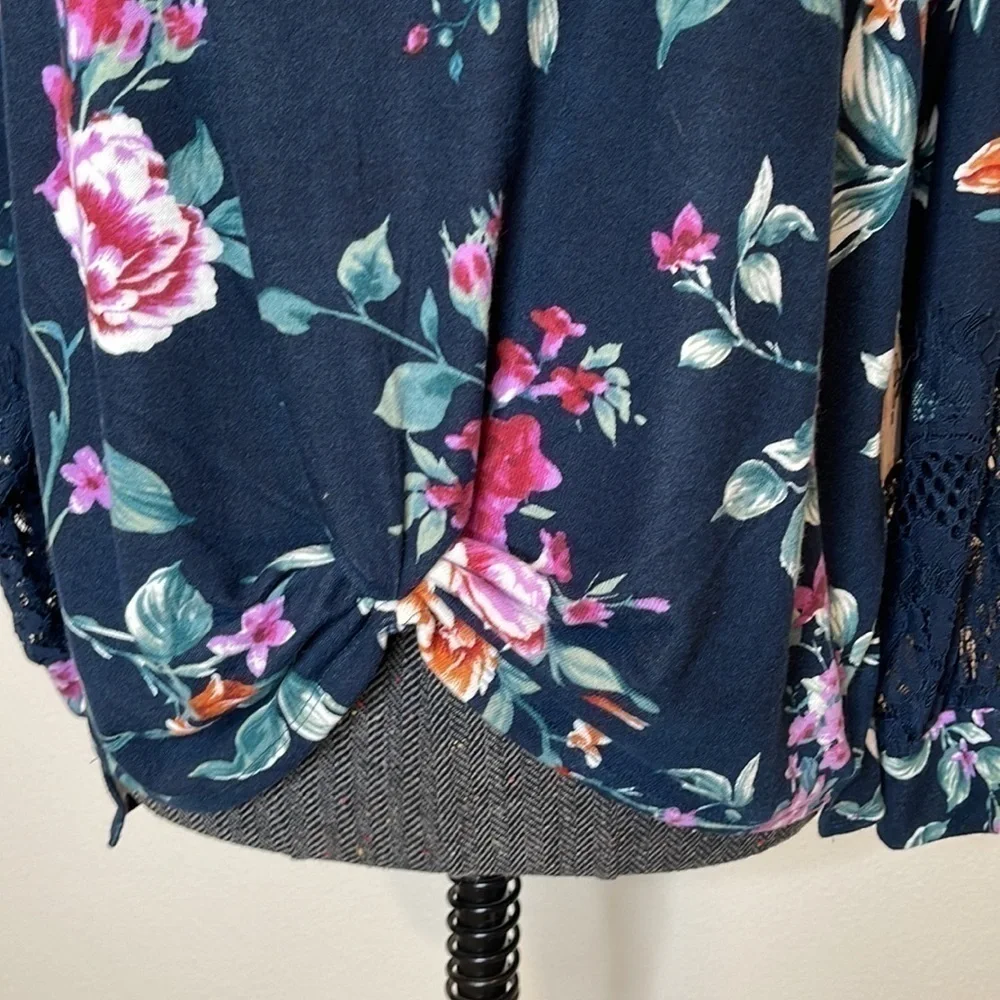 Nwt Indigo Rose Floral Tie Front Lace Trim Sleeves Top Size Large